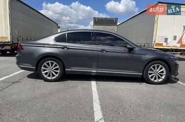 Седан Volkswagen Passat 2016 в 