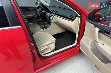 Універсал Volkswagen Passat 2011 в 