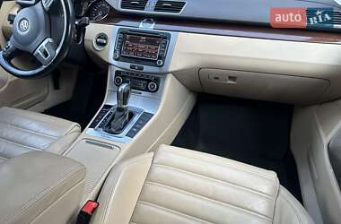 Універсал Volkswagen Passat 2011 в 