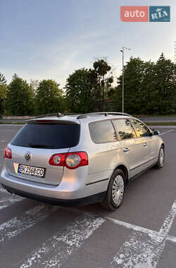 Універсал Volkswagen Passat 2010 в 