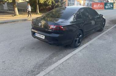 Седан Volkswagen Passat 2015 в 