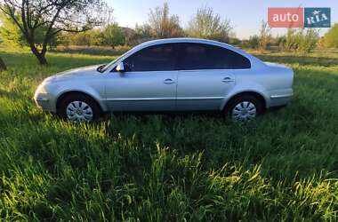 Седан Volkswagen Passat 2004 в 