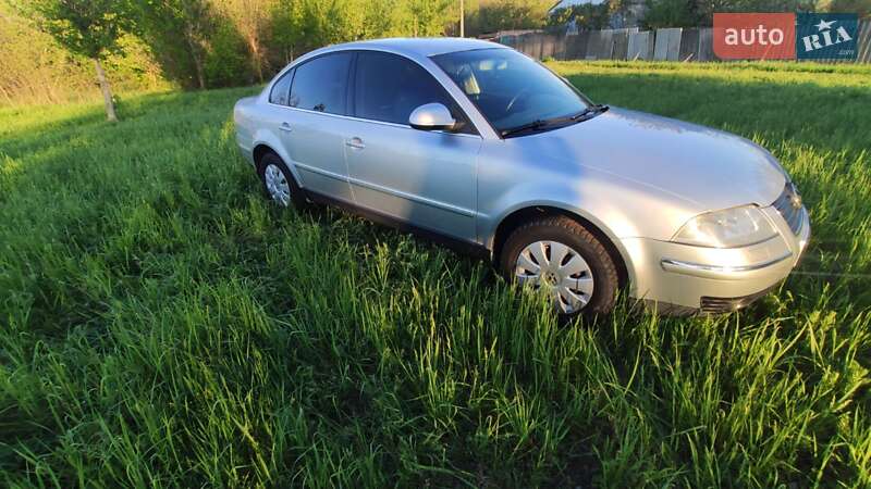 Седан Volkswagen Passat 2004 в 