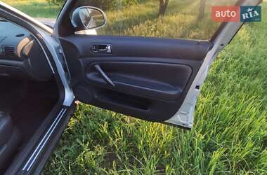Седан Volkswagen Passat 2004 в 