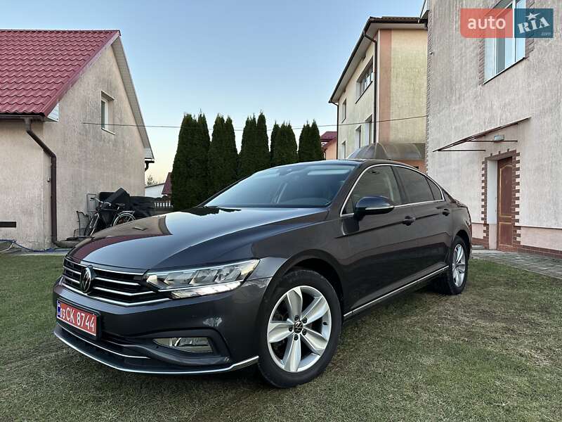 Седан Volkswagen Passat 2021 в 