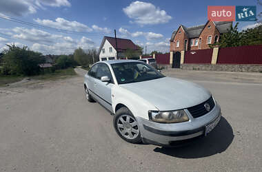 Седан Volkswagen Passat 2000 в 