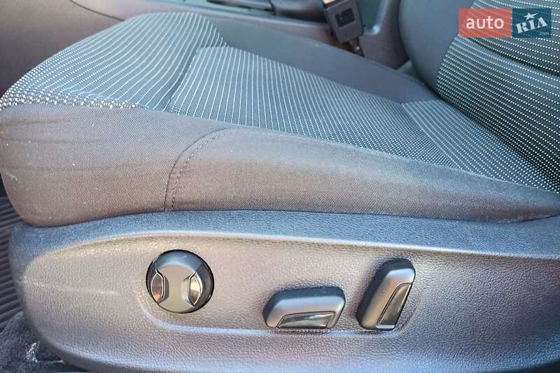 Седан Volkswagen Passat 2017 в Львове