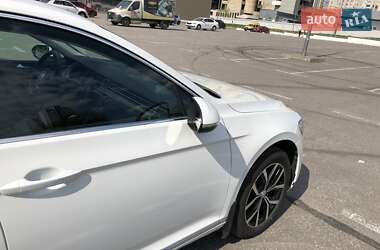 Седан Volkswagen Passat 2016 в 