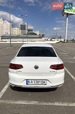 Седан Volkswagen Passat 2016 в 