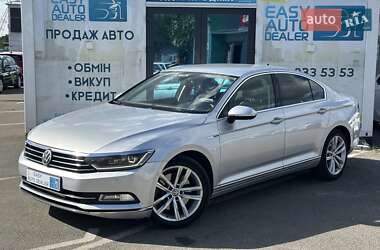Седан Volkswagen Passat 2014 в Києві