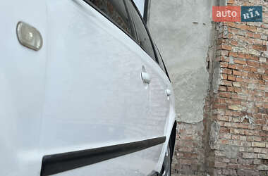 Універсал Volkswagen Passat 1998 в 