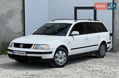 Універсал Volkswagen Passat 1998 в 