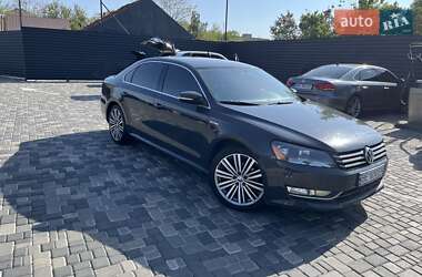 Седан Volkswagen Passat 2014 в Николаеве