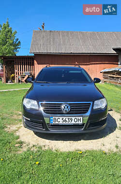 Універсал Volkswagen Passat 2009 в Дрогобичі