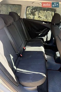 Універсал Volkswagen Passat 2009 в 