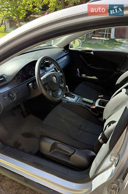Універсал Volkswagen Passat 2009 в 