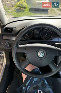 Універсал Volkswagen Passat 2009 в 