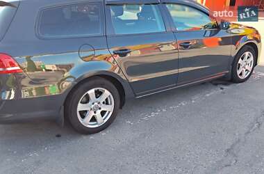Універсал Volkswagen Passat 2012 в 