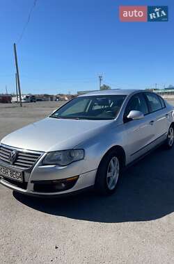 Седан Volkswagen Passat 2006 в Звягелі