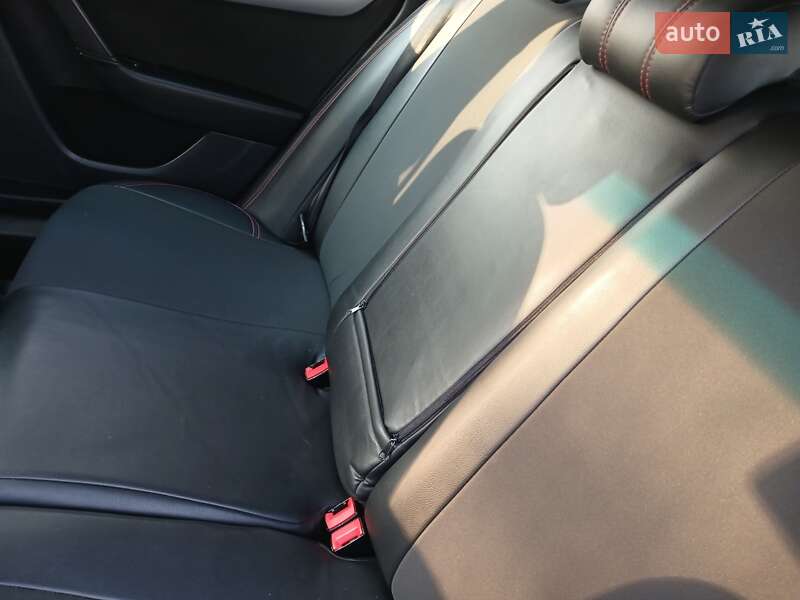 Универсал Volkswagen Passat 2011 в Бродах