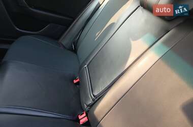 Універсал Volkswagen Passat 2011 в  фото 15 Універсал Volkswagen Passat 2011 в