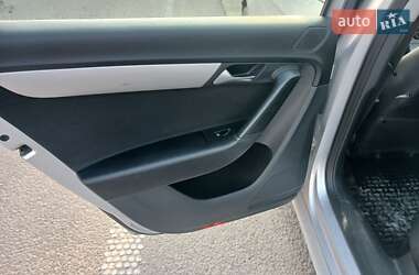 Універсал Volkswagen Passat 2011 в  фото 19 Універсал Volkswagen Passat 2011 в