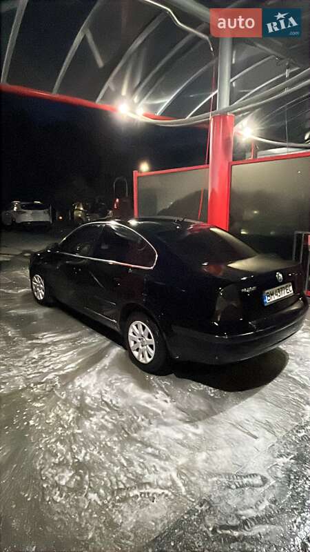 Седан Volkswagen Passat 2001 в Глухове