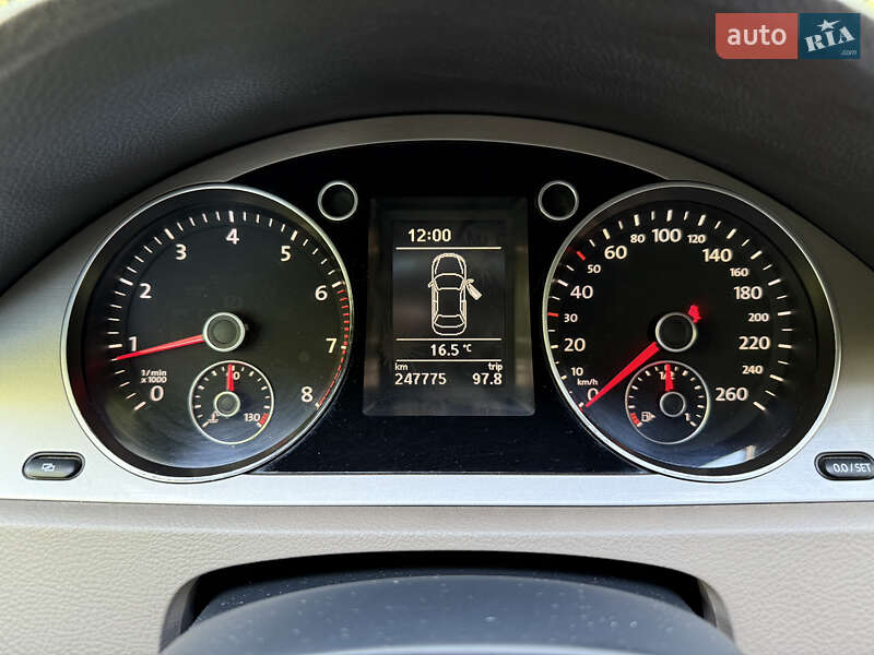 Седан Volkswagen Passat 2010 в Каменском