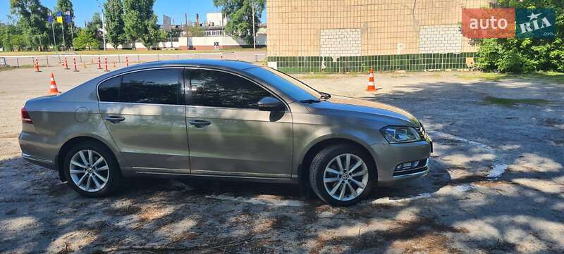 Седан Volkswagen Passat 2014 в Кременчуці