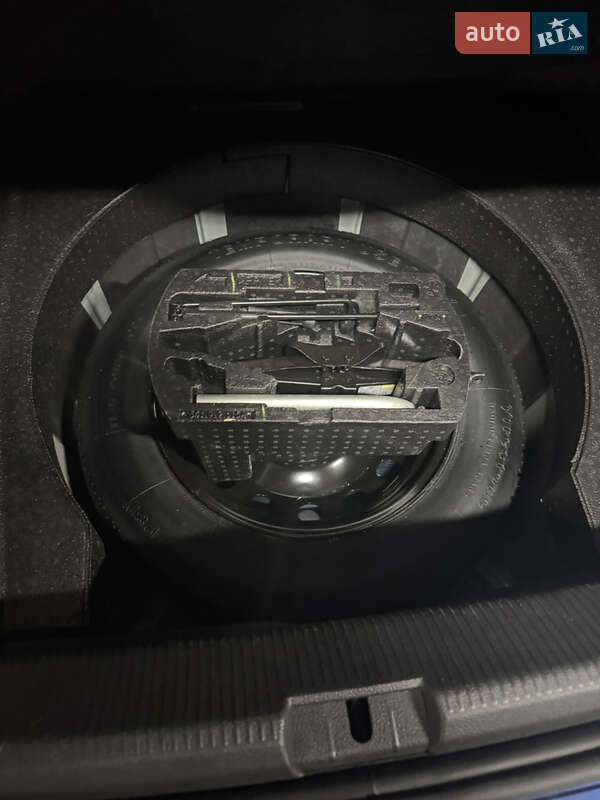 Седан Volkswagen Passat 2015 в Киеве