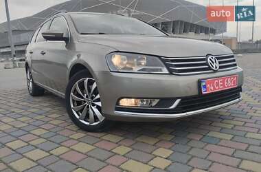 Універсал Volkswagen Passat 2012 в 