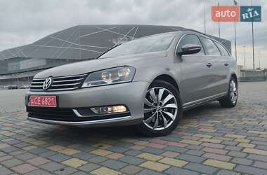 Універсал Volkswagen Passat 2012 в Львові