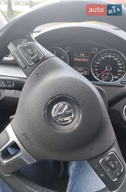 Універсал Volkswagen Passat 2012 в 