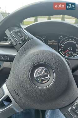 Універсал Volkswagen Passat 2012 в 