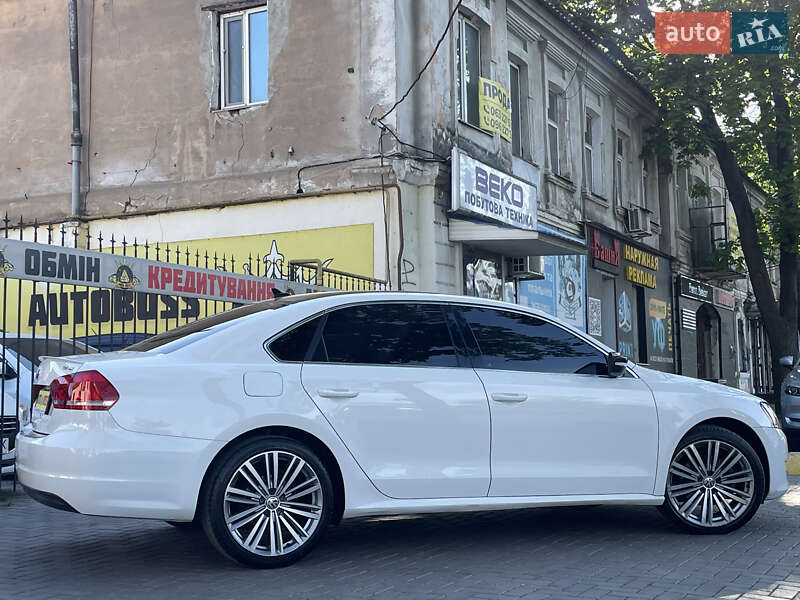 Седан Volkswagen Passat 2014 в Миколаєві