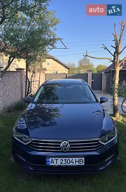 Седан Volkswagen Passat 2015 в Ивано-Франковске