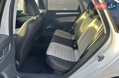 Седан Volkswagen Passat 2017 в 