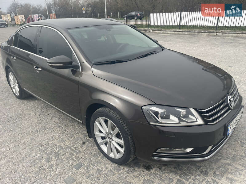 Седан Volkswagen Passat 2013 в Тернополе