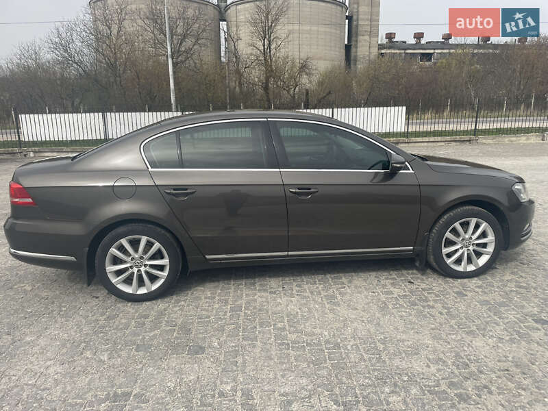 Седан Volkswagen Passat 2013 в Тернополе