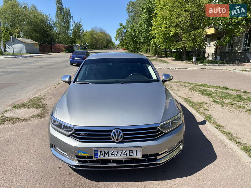 Седан Volkswagen Passat 2016 в Коростене