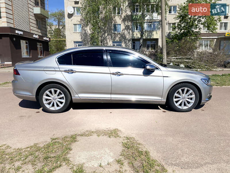 Седан Volkswagen Passat 2016 в Коростене