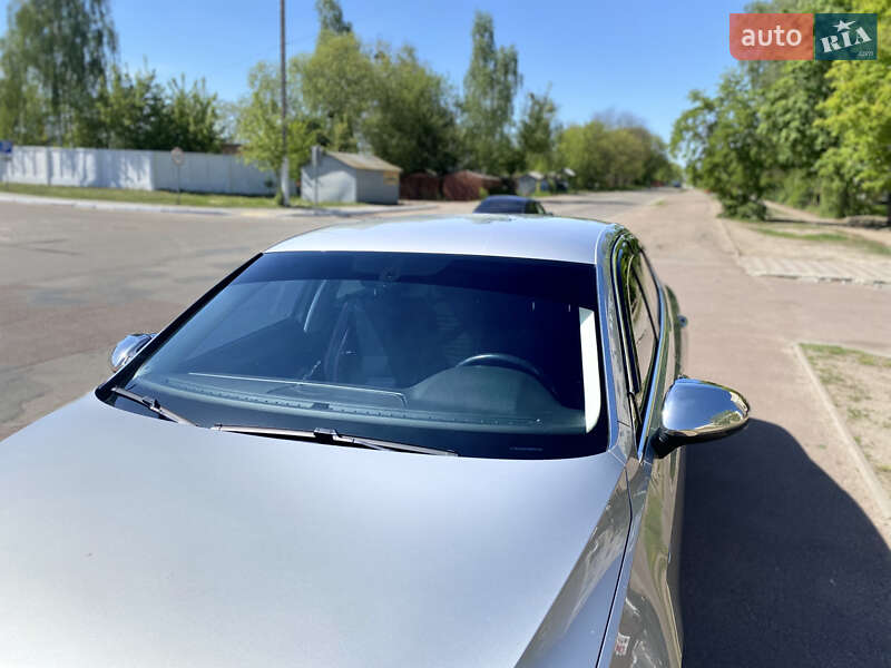 Седан Volkswagen Passat 2016 в Коростене