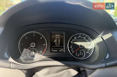 Седан Volkswagen Passat 2015 в 
