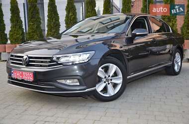 Седан Volkswagen Passat 2020 в Львове