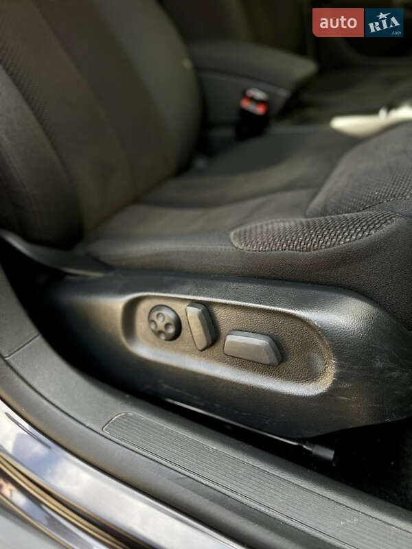 Універсал Volkswagen Passat 2010 в Валках