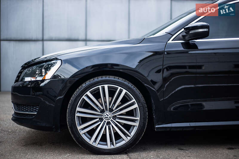 Седан Volkswagen Passat 2012 в Киеве