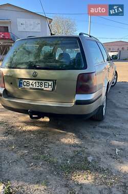 Універсал Volkswagen Passat 2004 в 