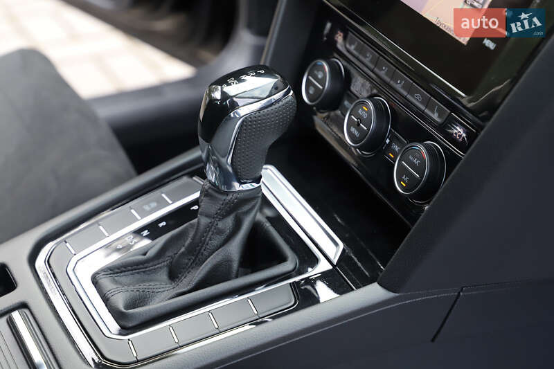 Универсал Volkswagen Passat 2017 в Днепре фото 9 Универсал Volkswagen Passat 2017 в Днепре