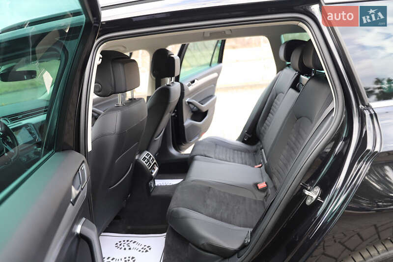 Универсал Volkswagen Passat 2017 в Днепре фото 12 Универсал Volkswagen Passat 2017 в Днепре