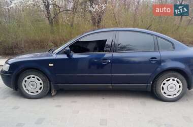 Седан Volkswagen Passat 1999 в Бориславе